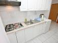 Kuhinja - Apartma A-6331-b - Apartmaji Vodice (Vodice) - 6331