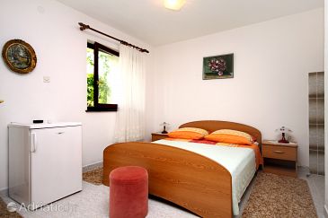 Bedroom Vrboska, Bedroom u smještaju tipa room.