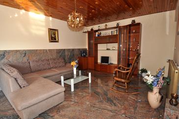 Apartment A-10301-a - Apartments and Rooms Podstrana (Split) - 10301