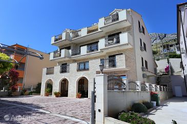 Property - Apartments and Rooms 10303 Property Duće (Omiš) - Accommodation 10303 - Apartments and Rooms with sandy beach.
