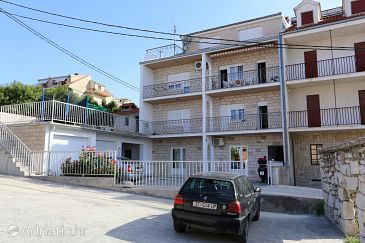 Property - Apartments 10309 Property Podstrana (Split) - Accommodation 10309 - Apartments near sea with pebble beach.