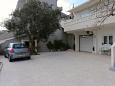 Parking lot - Apartments 10351 Parking lot Omiš (Omiš) - Accommodation 10351 - Apartments with sandy beach.