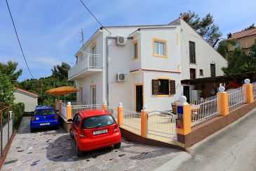 Property Slatine, Čiovo, Property 10368 - Apartments blizu mora with pebble beach.