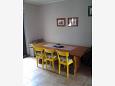 Dining room Pula, Dining room u smještaju tipa studio-apartment, dostupna klima i WIFI.