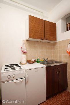 Kitchen Drvenik Donja vala, Kitchen u smještaju tipa apartment, dopusteni kucni ljubimci i WIFI.