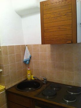 Kitchen Drvenik Donja vala, Kitchen u smještaju tipa studio-apartment, dopusteni kucni ljubimci i WIFI.