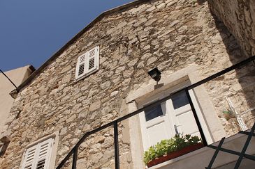 Property - Rooms 11096 Property Makarska (Makarska) - Accommodation 11096 - Rooms near sea with pebble beach.