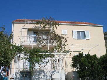 Property - Apartments 11120 Property Banići (Dubrovnik) - Accommodation 11120 - Apartments with pebble beach.