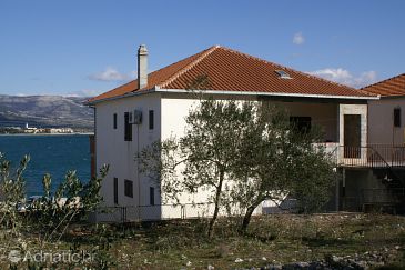 Property - Apartments 1123 Property Arbanija (Čiovo) - Accommodation 1123 - Apartments near sea with pebble beach.