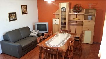 Dining room Arbanija, Dining room u smještaju tipa apartment, dostupna klima, dopusteni kucni ljubimci i WIFI.