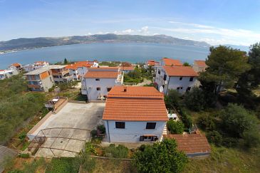 Property - Apartments 1135 Property Slatine (Čiovo) - Accommodation 1135 - Apartments near sea with pebble beach.