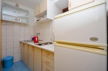 Kitchen Brela, Kitchen u smještaju tipa apartment, dopusteni kucni ljubimci i WIFI.