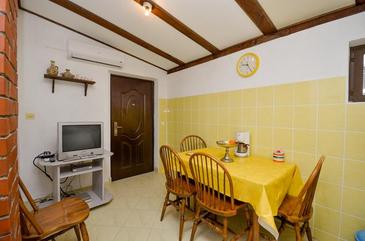 Dining room Brela, Dining room u smještaju tipa apartment, dostupna klima, dopusteni kucni ljubimci i WIFI.