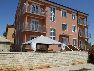 Property - Apartments 11669 Property Đuba (Umag) - Accommodation 11669 - Apartments with rocky beach.