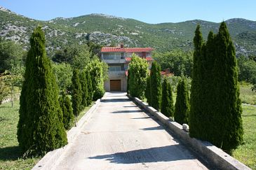 Property Ostrvica, Omiš, Property 11682 - Apartments with sandy beach.
