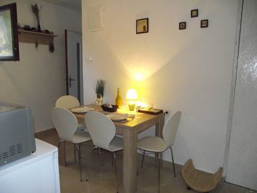 Dining room Uvala Makarac, Dining room u smještaju tipa apartment, dopusteni kucni ljubimci i WIFI.