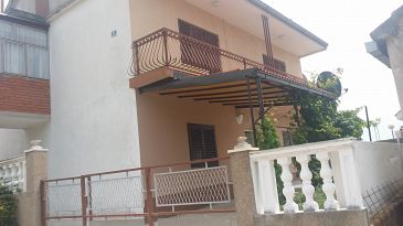 Property - Apartments 11739 Property Sapina Doca (Rogoznica) - Accommodation 11739 - Apartments with pebble beach.