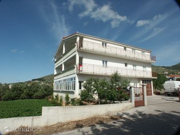 Property - Apartments 2041 Property Seget Donji (Trogir) - Accommodation 2041 - Apartments near sea with pebble beach.