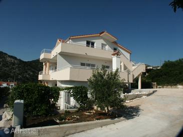 Property - Apartments 2064 Property Hvar (Hvar) - Accommodation 2064 - Apartments with pebble beach.