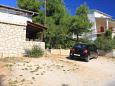 Parking lot - Apartments 2444 Parking lot Rukavac (Vis) - Accommodation 2444 - Apartments with pebble beach.