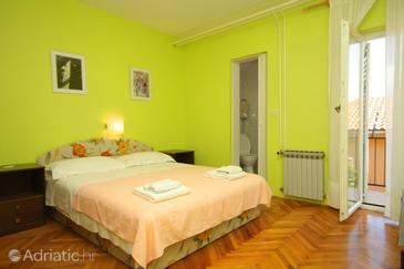 Bedroom Mali Lošinj, Bedroom u smještaju tipa room, dopusteni kucni ljubimci i WIFI.