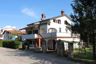 Property - Apartments 2534 Property Karigador (Novigrad) - Accommodation 2534 - Apartments in Croatia.