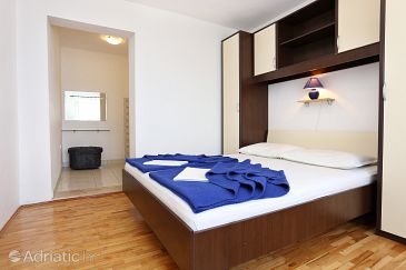 Bedroom Trpanj, Bedroom u smještaju tipa room, dopusteni kucni ljubimci i WIFI.