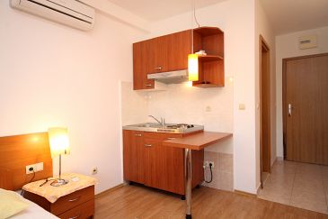 Kitchen Slano, Kitchen u smještaju tipa studio-apartment, dopusteni kucni ljubimci i WIFI.