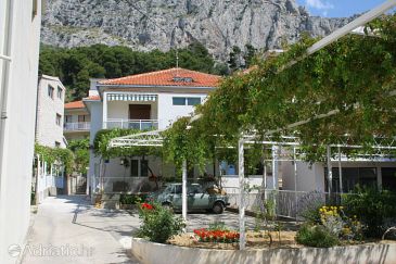 Property - Apartments 2745 Property Omiš (Omiš) - Accommodation 2745 - Apartments with sandy beach.