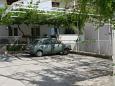 Parking lot - Apartments 2745 Parking lot Omiš (Omiš) - Accommodation 2745 - Apartments with sandy beach.