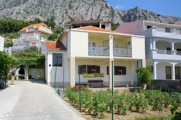 Property - Apartments 2751 Property Omiš (Omiš) - Accommodation 2751 - Apartments with sandy beach.