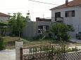 Parking lot - Apartments 2809 Parking lot Orij (Omiš) - Accommodation 2809 - Apartments near sea with pebble beach.