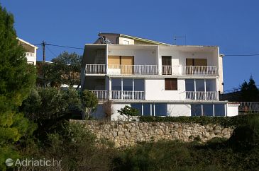 Property - Apartments 2828 Property Nemira (Omiš) - Accommodation 2828 - Apartments near sea with pebble beach.