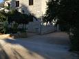 Parking lot - Apartments 2841 Parking lot Mirca (Brač) - Accommodation 2841 - Apartments with pebble beach.
