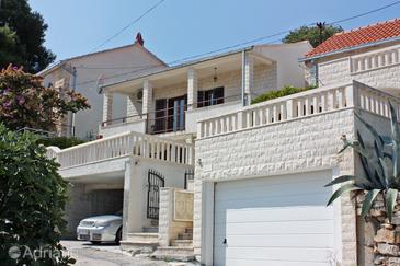 Property - Apartments 2846 Property Sutivan (Brač) - Accommodation 2846 - Apartments with pebble beach.