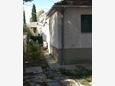 Parking lot - Apartments 2847 Parking lot Sutivan (Brač) - Accommodation 2847 - Apartments with pebble beach.