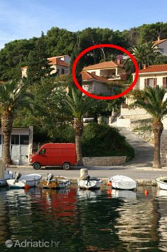 Property - Apartments 2857 Property Splitska (Brač) - Accommodation 2857 - Apartments with rocky beach.