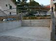 Parking lot - Apartments 2884 Parking lot Bol (Brač) - Accommodation 2884 - Apartments with pebble beach.