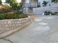 Parking lot - Apartments 2913 Parking lot Postira (Brač) - Accommodation 2913 - Apartments with pebble beach.