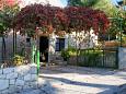 Parking lot - Apartments 2923 Parking lot Splitska (Brač) - Accommodation 2923 - Apartments near sea.