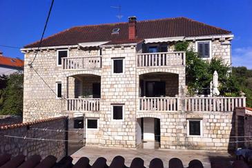 Property - Apartments 2946 Property Sutivan (Brač) - Accommodation 2946 - Apartments near sea with pebble beach.
