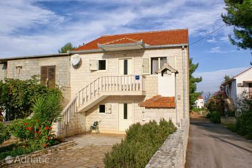 Property Mirca, Brač, Property 2961 - Apartments with pebble beach.
