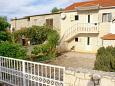 Parking lot Mirca, Brač, Parking lot 2961 - Apartments with pebble beach.
