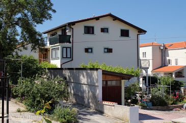 Property - Apartments and Rooms 3043 Property Mali Lošinj (Lošinj) - Accommodation 3043 - Apartments and Rooms with pebble beach.