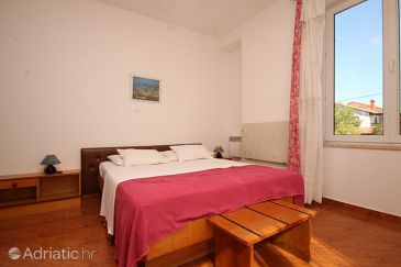 Bedroom Bašanija, Bedroom u smještaju tipa room.