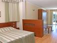 Bedroom Tučepi, Bedroom u smještaju tipa room, WIFI.