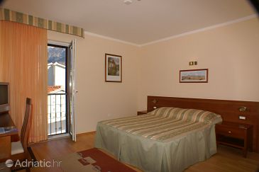 Bedroom Tučepi, Bedroom u smještaju tipa room, WIFI.