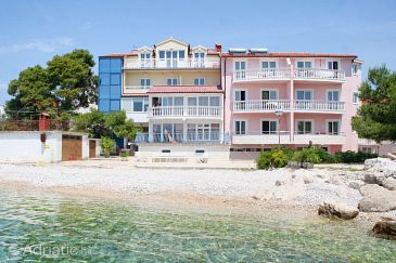 Property - Apartments and Rooms 3088 Property Primošten (Primošten) - Accommodation 3088 - Apartments and Rooms near sea with pebble beach.