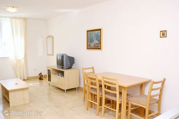 Dining room Vinjerac, Dining room u smještaju tipa studio-apartment, dostupna klima, dopusteni kucni ljubimci i WIFI.