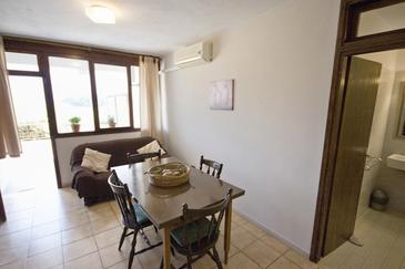 Dining room Žrnovska Banja, Dining room u smještaju tipa apartment.